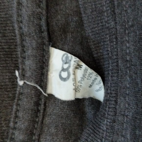 Dark-gray t-shirt with surf print in blue/white. Size M - Picture 3 of 6